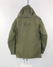 Load image into Gallery viewer, Reworked Vintage US Military M-65 Coat
