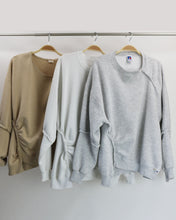 Load image into Gallery viewer, Oversized Shirred &amp; uneven hem sweatshirt!
