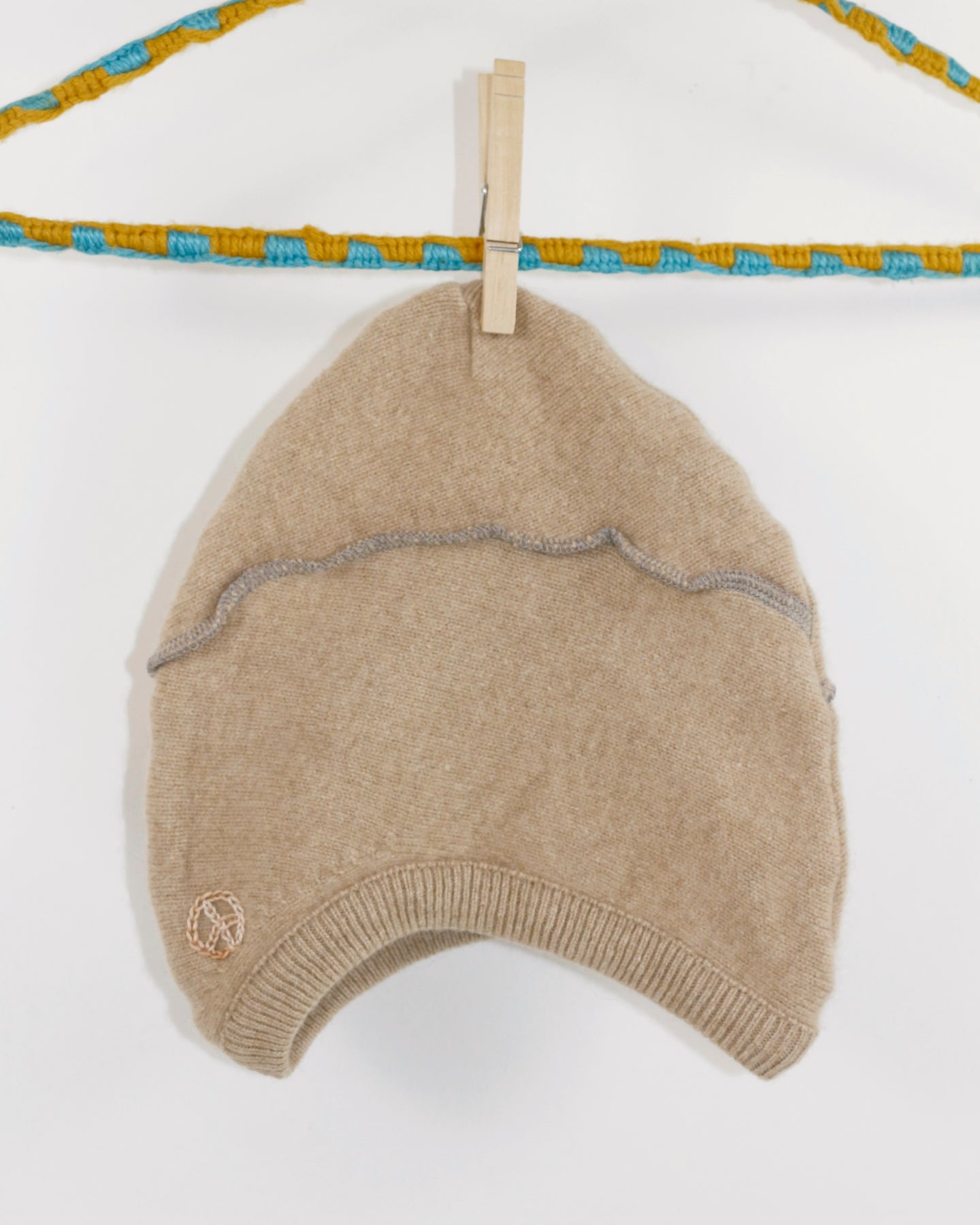 Reclaimed Cashmere sweater Beanie
