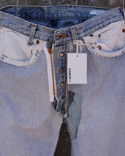 Load image into Gallery viewer, Levi’s 501 &quot;I&#39;m beautiful inside&quot; Jeans, Men&#39;s waist 30.5&quot; (Unisex)_Women&#39;s 28/M

