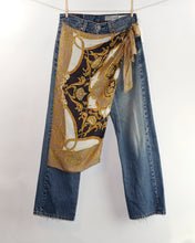 Load image into Gallery viewer, Vintage Scarf Wrap Levi&#39;s 501 Jeans_Size 28
