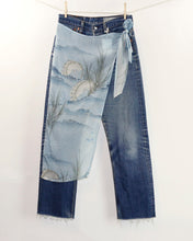 Load image into Gallery viewer, Vintage Levi’s Kimono Wrap Jeans_Size 29
